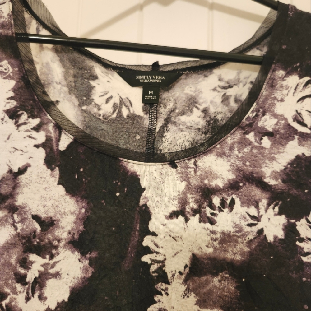 Simply Vera Vera Wang Women's Black and White Top with purple size M